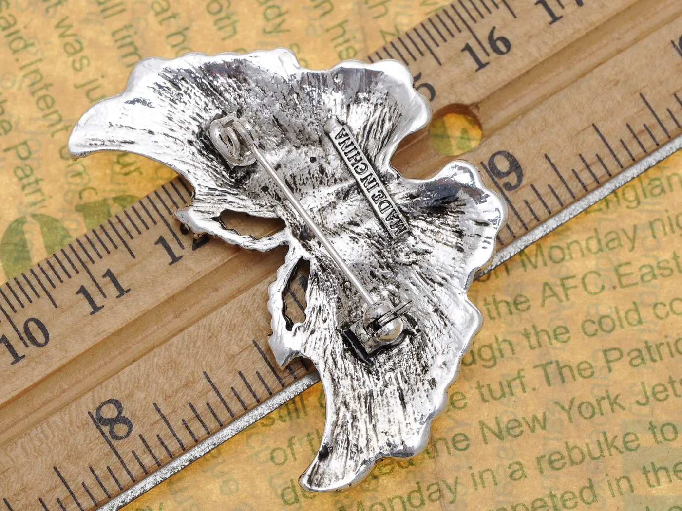 Alilang Vintage Inspire Silvery Tone Metal Carved Crystal Rhinestone Butterfly Pin Brooch