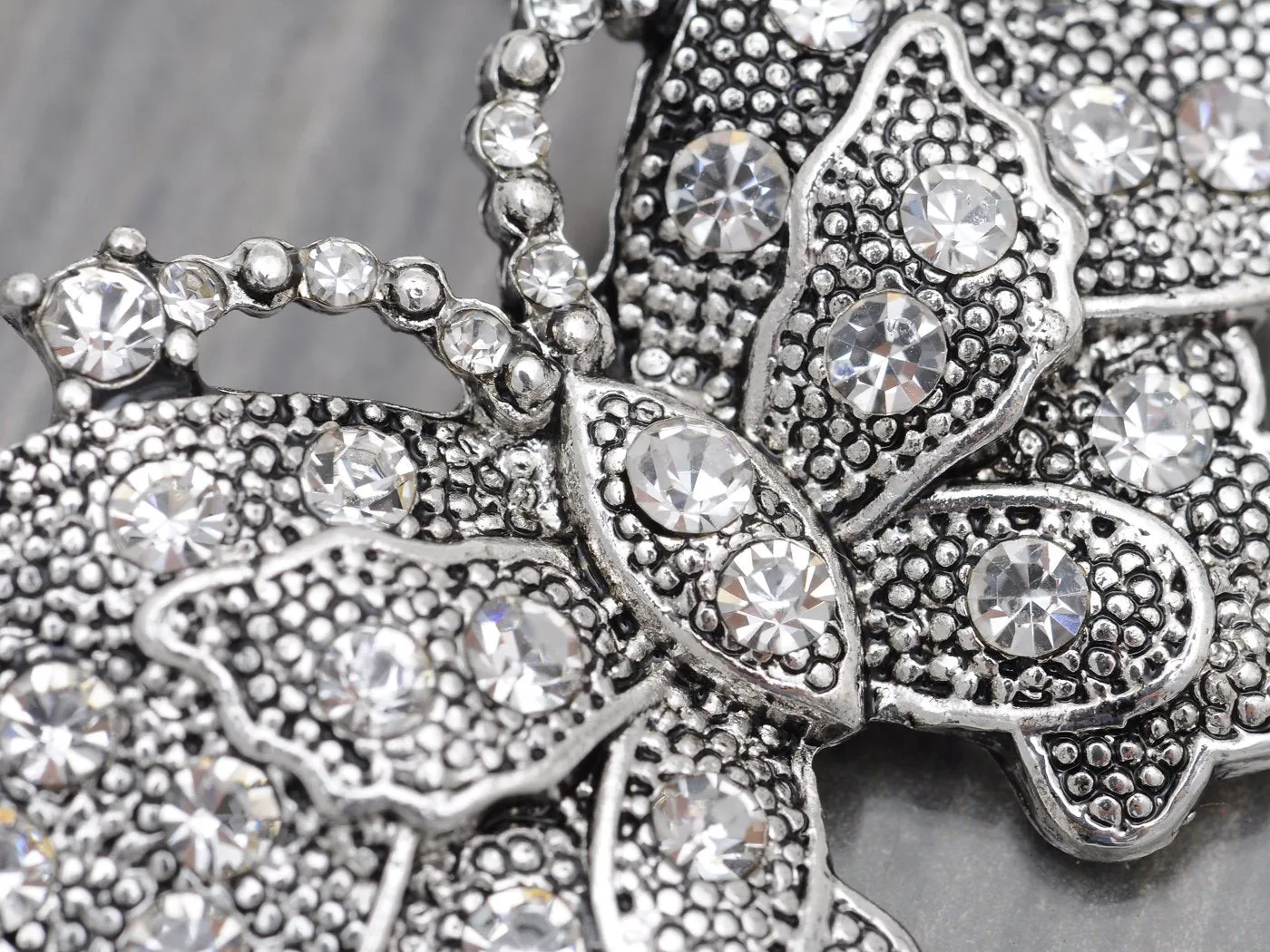Alilang Vintage Inspire Silvery Tone Metal Carved Crystal Rhinestone Butterfly Pin Brooch