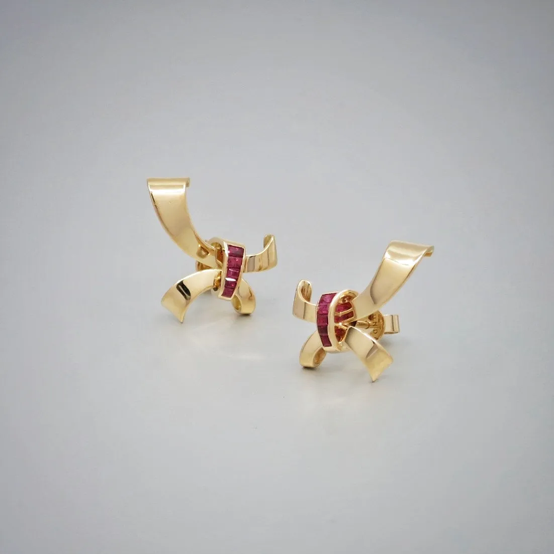 'Estate' Ribbon Ruby Yellow gold Earrings