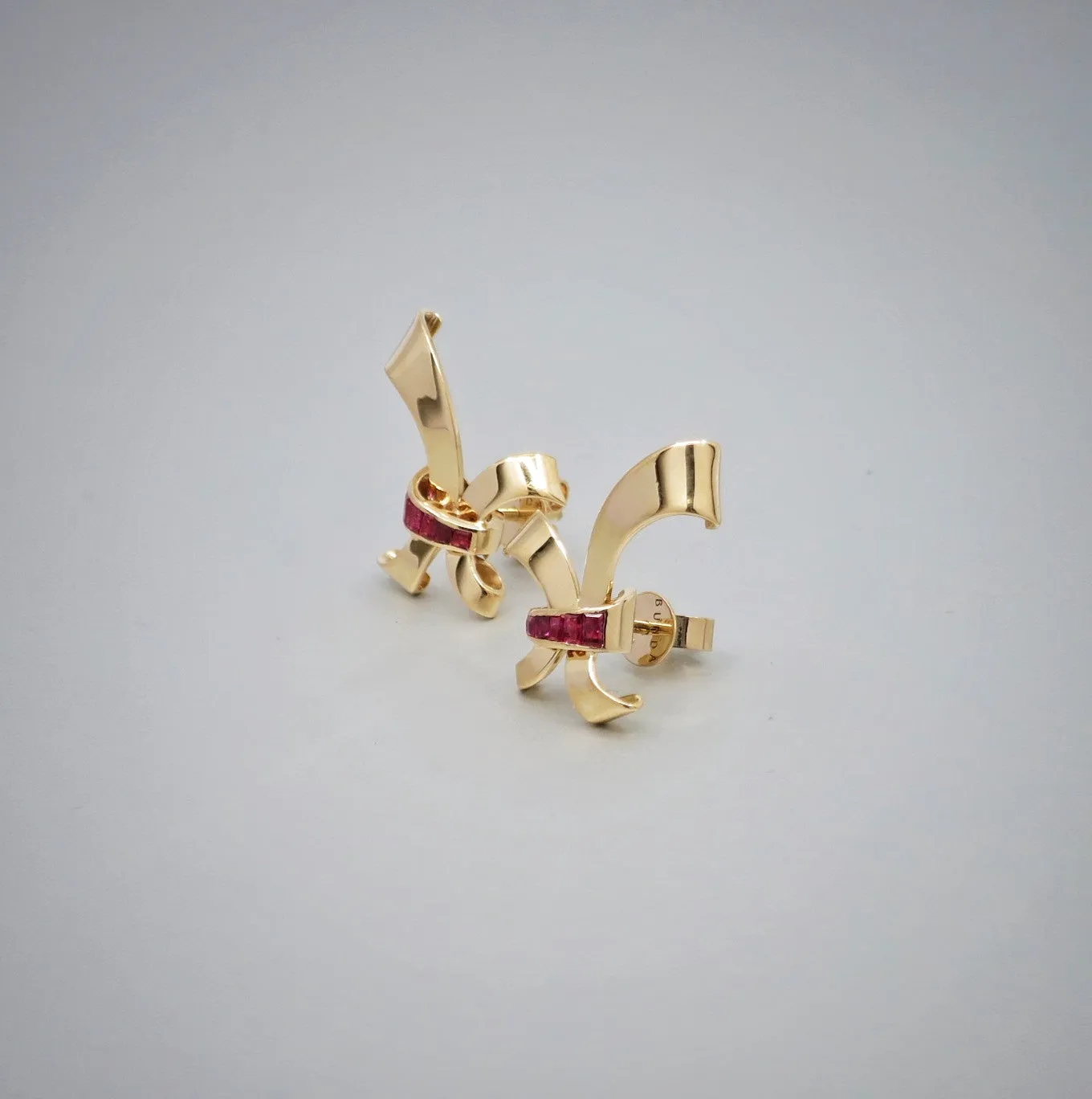 'Estate' Ribbon Ruby Yellow gold Earrings