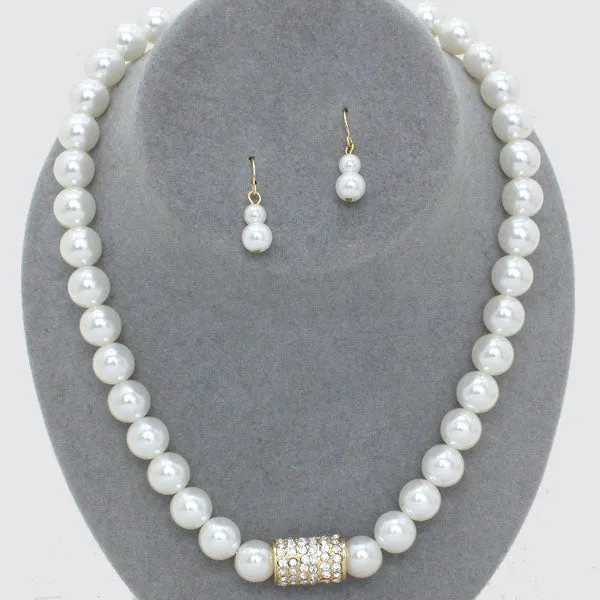 iLLASPARKZ Cylindrical Crystal Pearl Necklace